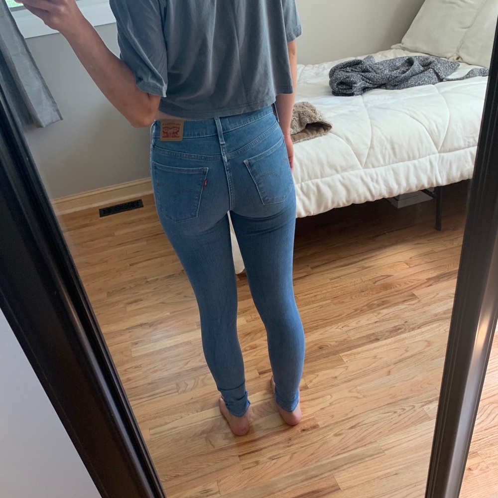 Levi’s - Picture 2 of 3